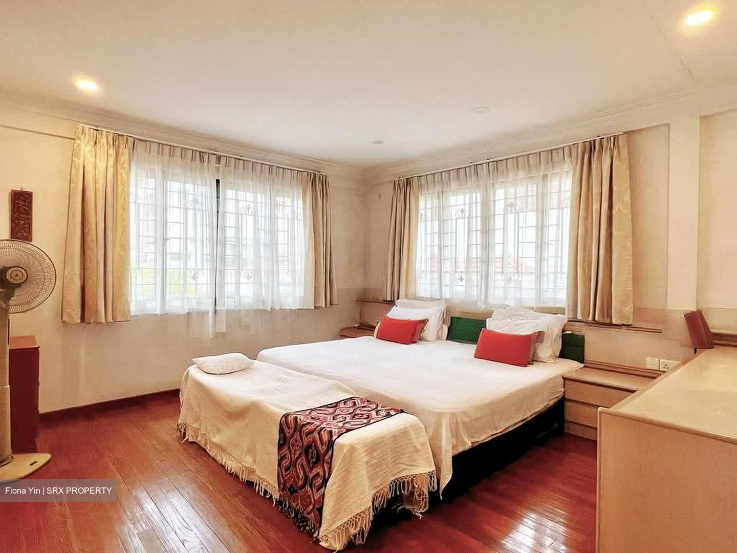 Grove Lane (D10), Terrace #625529511